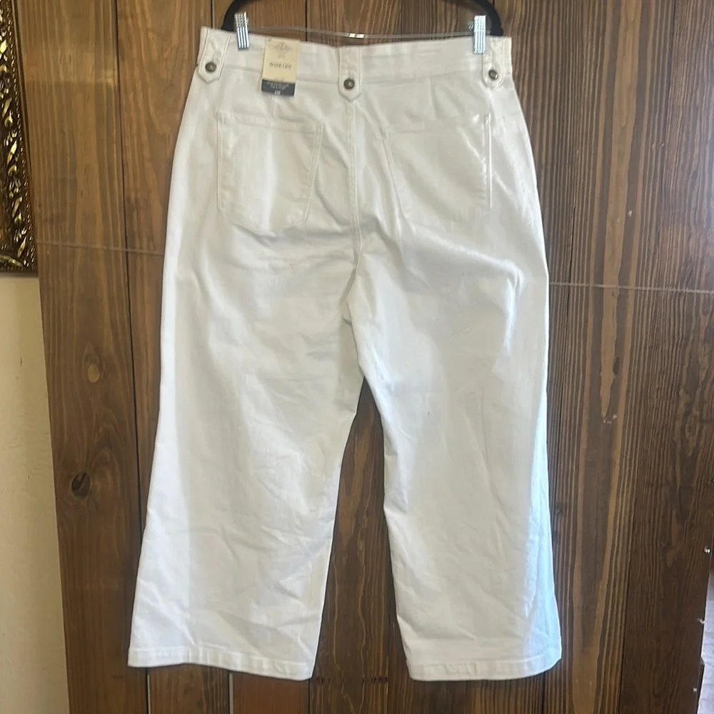 St. John's Bay Women's White Flare & Wide Leg Jeans - Picture 7 of 8